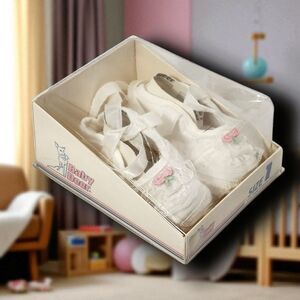 Vintage Baby Deer Crib Shoes Size 1 White Lace & Ribbon NIB Style 2520